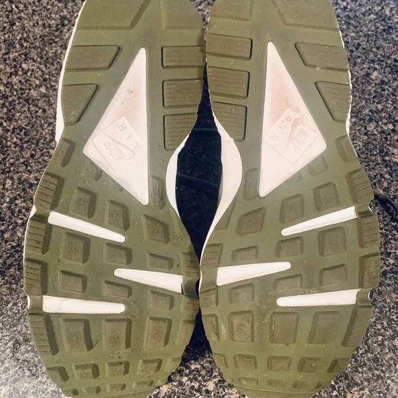 Nike Air Huarache! - Picture 5 of 8